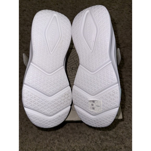 Girls shoes Sketchers Ready to Shine Size 2 - Picture 5 of 5